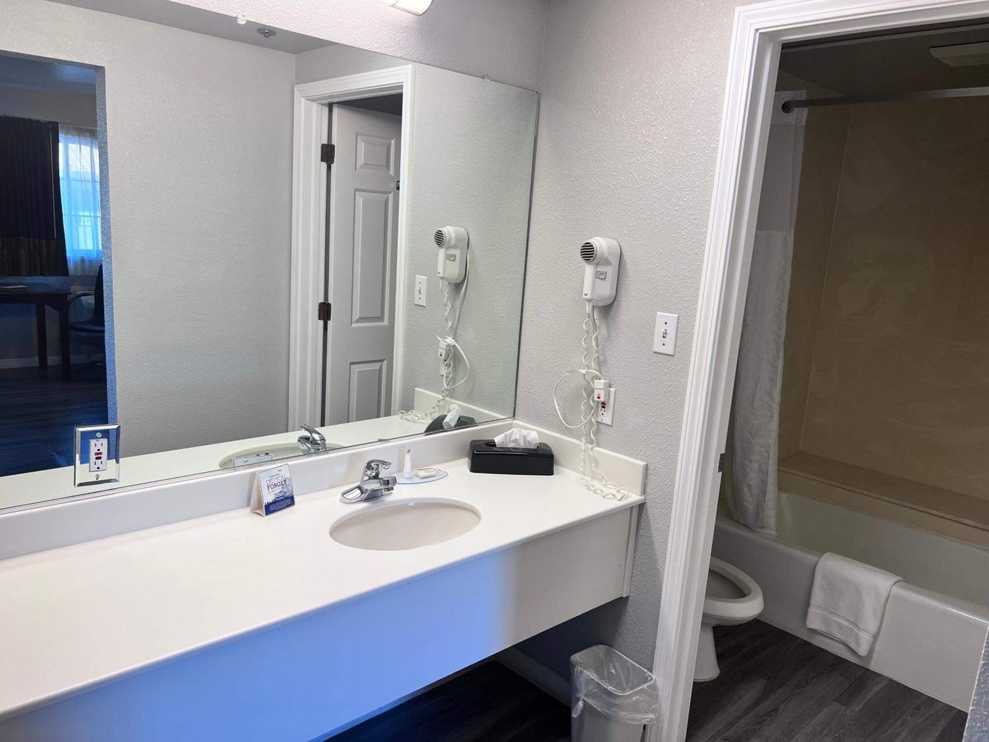 Travelodge By Wyndham Redding Ca Extérieur photo