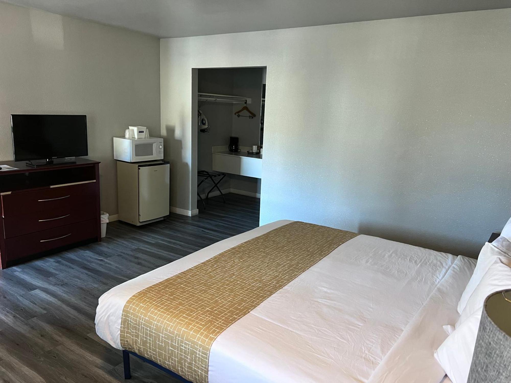 Travelodge By Wyndham Redding Ca Extérieur photo