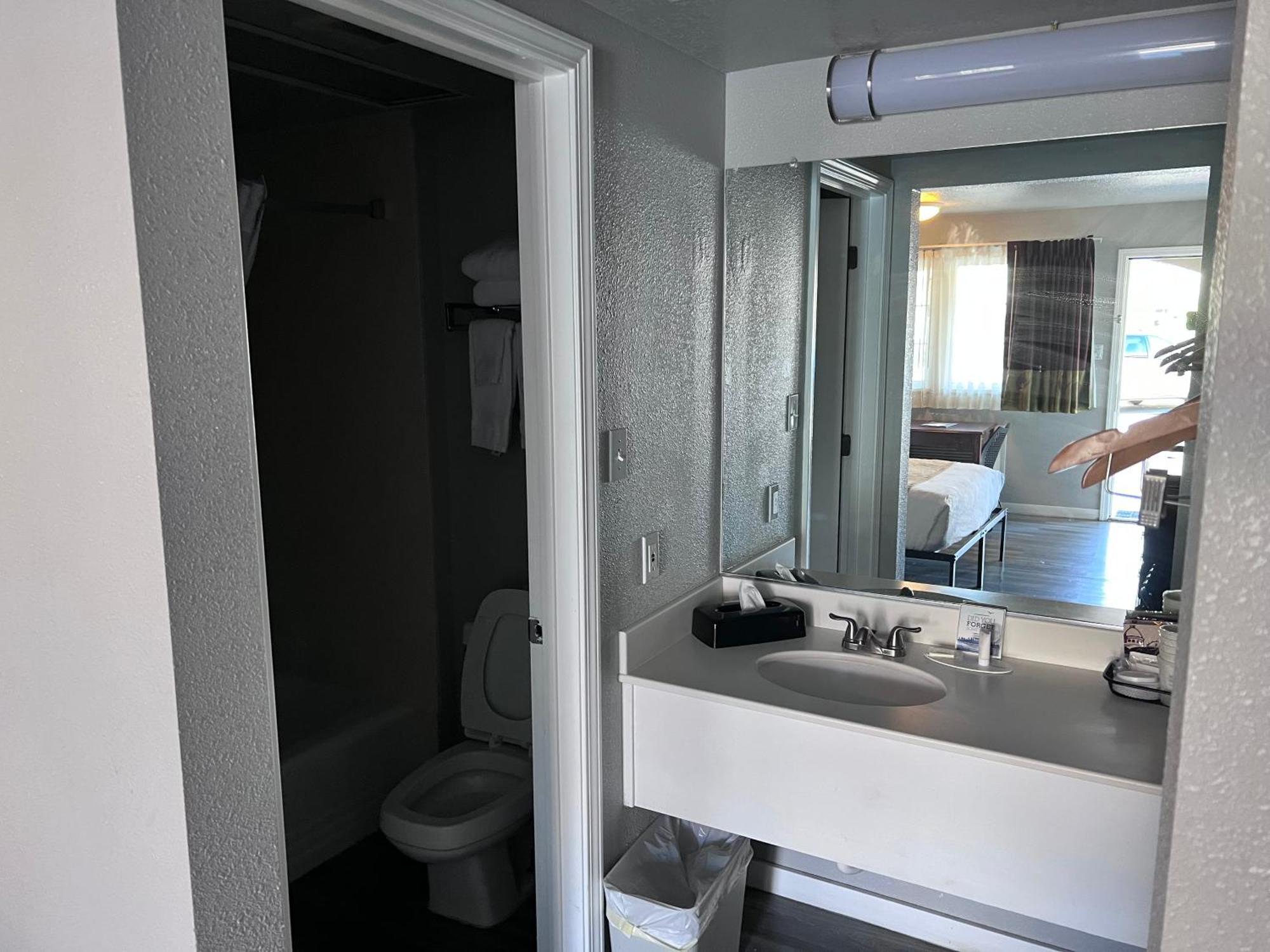 Travelodge By Wyndham Redding Ca Extérieur photo
