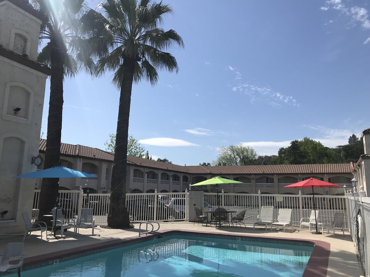Travelodge By Wyndham Redding Ca Extérieur photo