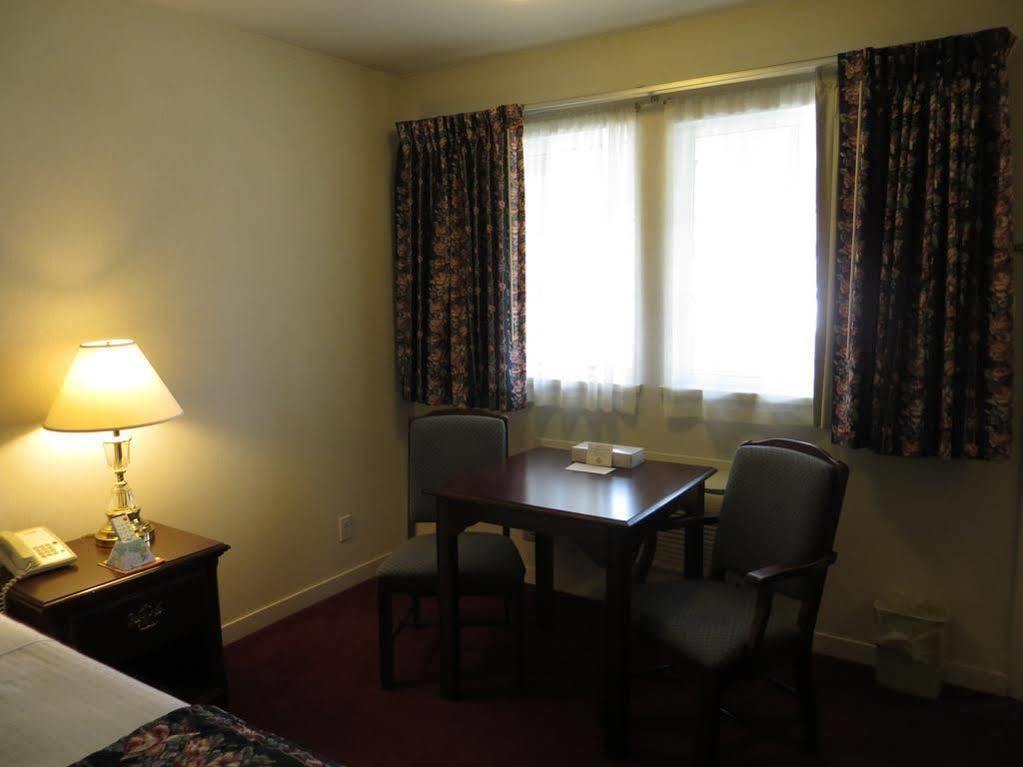 Travelodge By Wyndham Redding Ca Extérieur photo